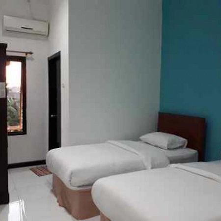Reddoorz At Hotel Rumberpon Sorong Εξωτερικό φωτογραφία