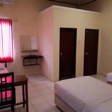 Reddoorz At Hotel Rumberpon Sorong Εξωτερικό φωτογραφία